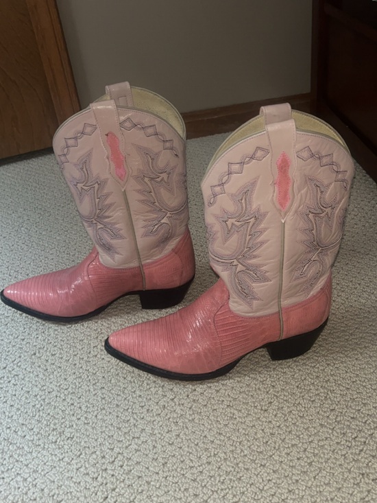 Dan Post Shoes - vintage Dan Post Pink Lizard Leather Cowboy/Cowgirl Boots.